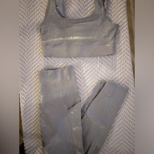 Fabletics Active Set - Shiny Silver